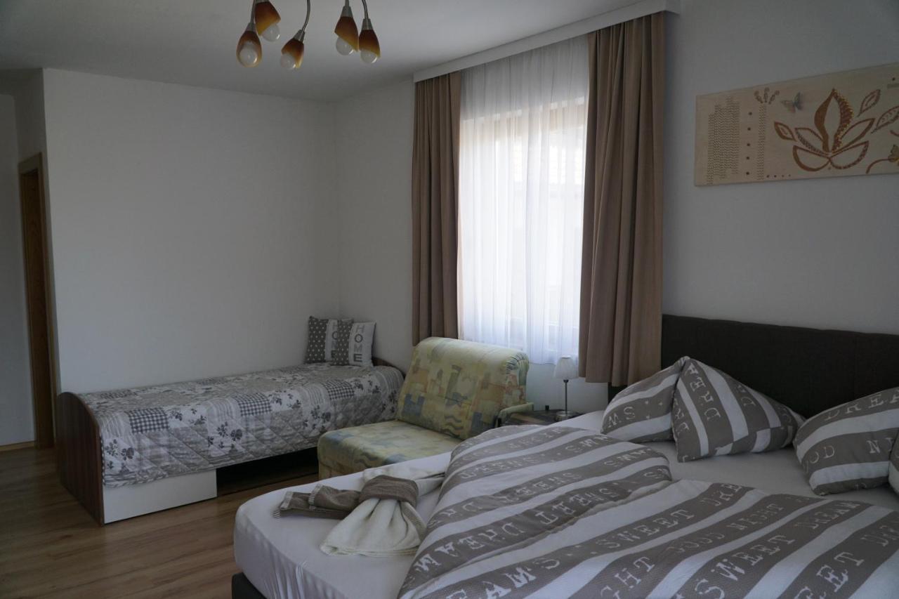 Pension-Ferienwohnung Rotar Faak am See Exterior foto
